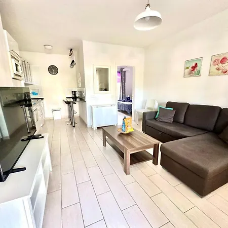 Aloha - And Pool Apartman *